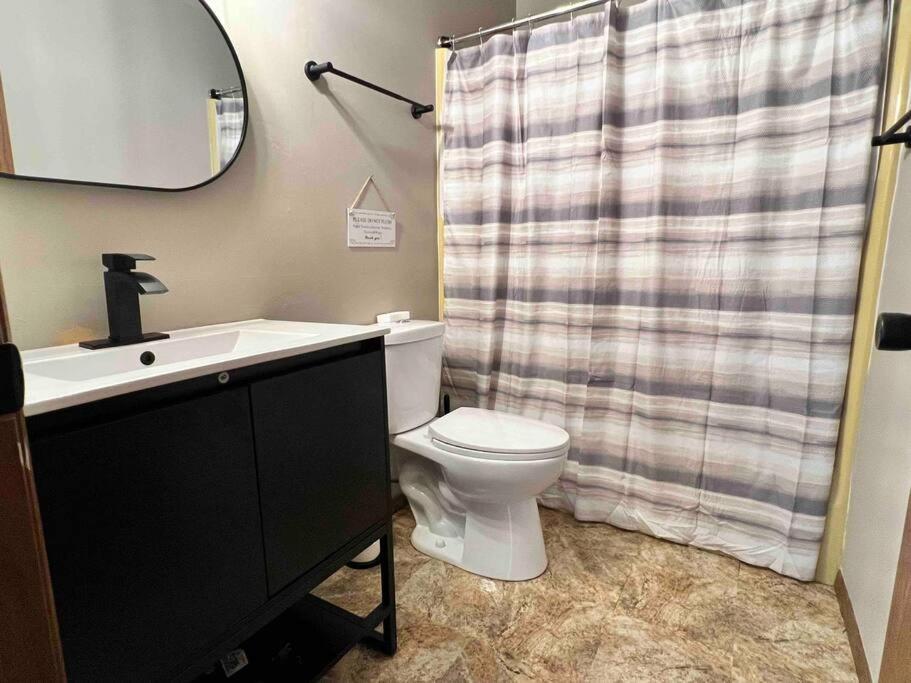 Beautiful 2br Apartment. Black-out Curtains
